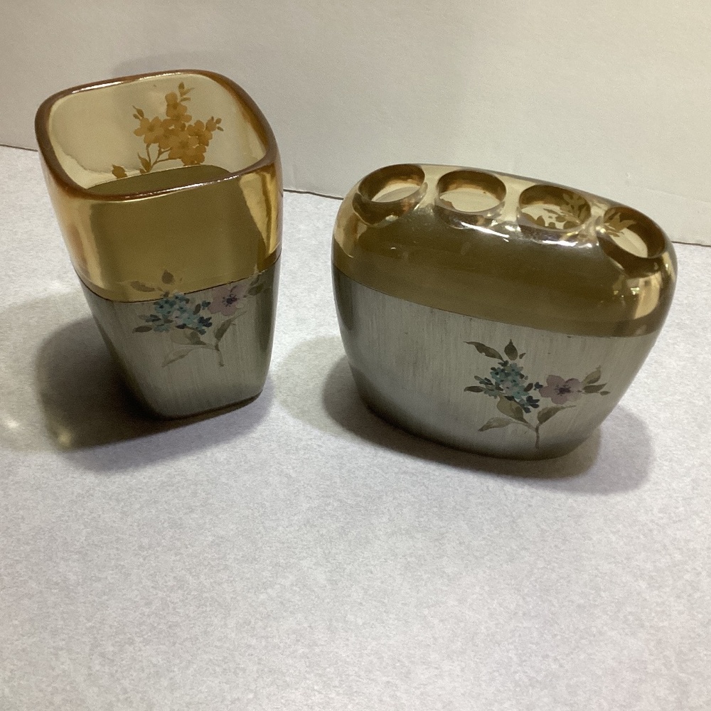 Set- Bathroom glass & toothbrush holder Adriana from Bed Bath Beyond Never Used